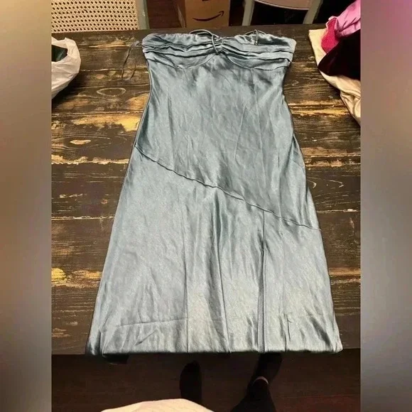 SELFIE LESLIE NWT KINDRED SPIRIT STRAPLESS GATHERED BUST MIDI DRESS BLUE - Picture 4 of 8